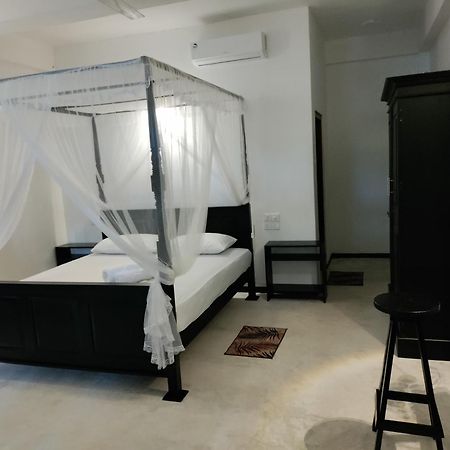 Bed and Breakfast La Fiesta Weligama Camera foto
