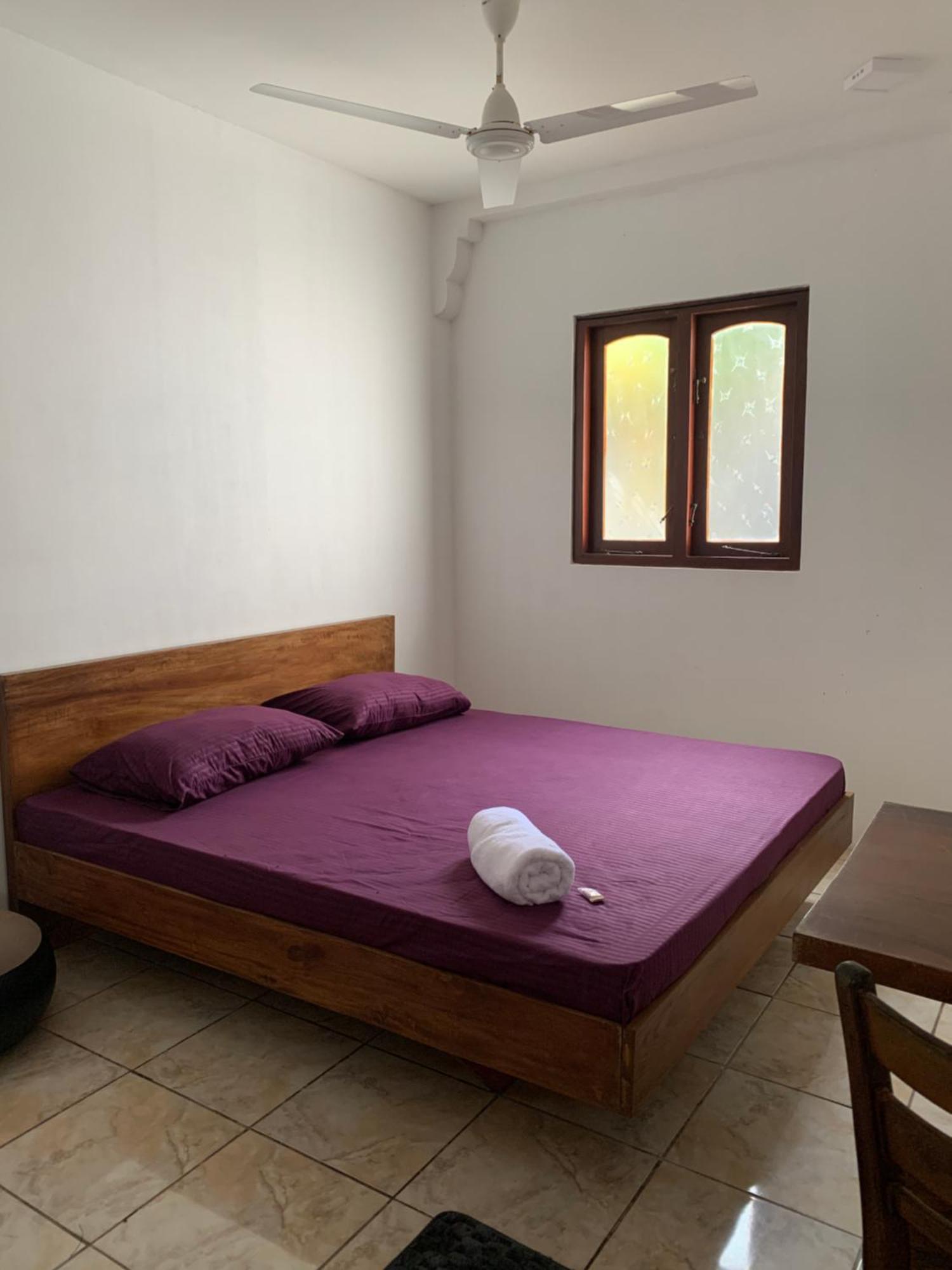 Bed and Breakfast La Fiesta Weligama Esterno foto
