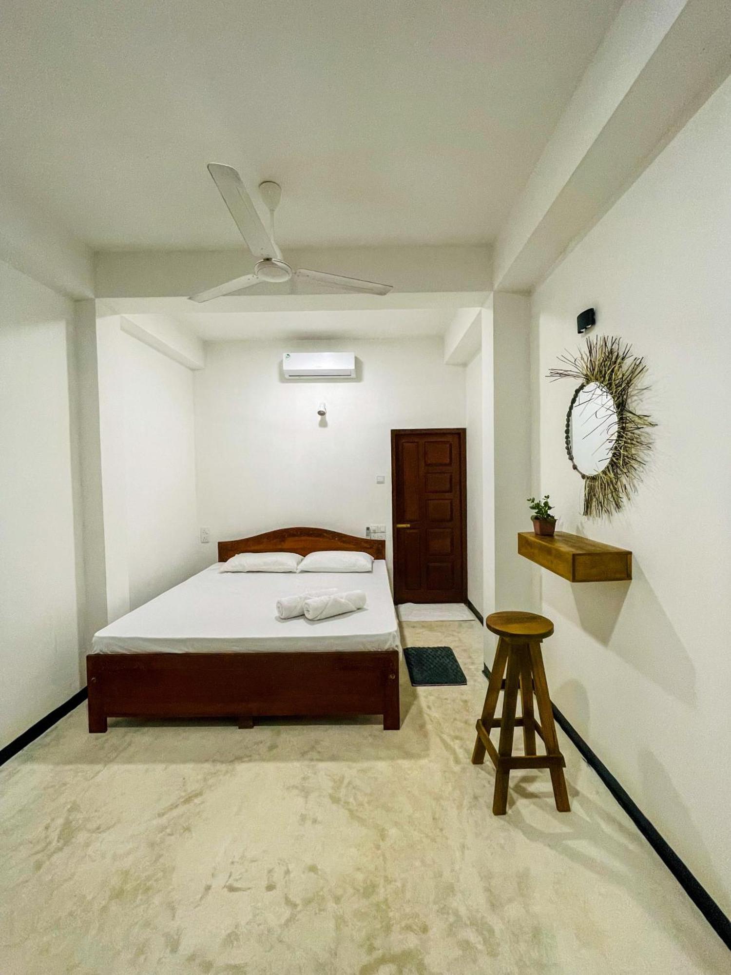 Bed and Breakfast La Fiesta Weligama Camera foto